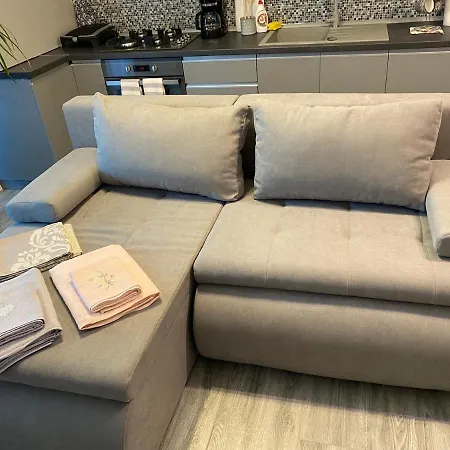 Elysse Sunrise Apartment Mamaia