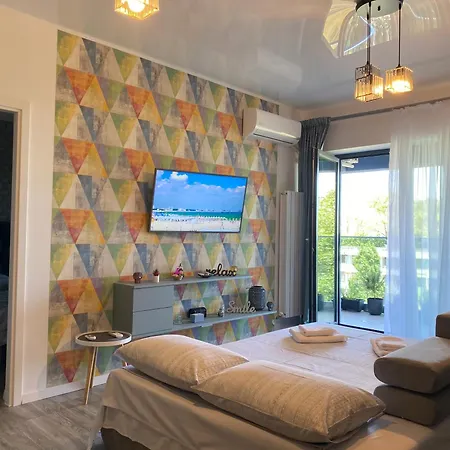 Elysse Sunrise * Mamaia