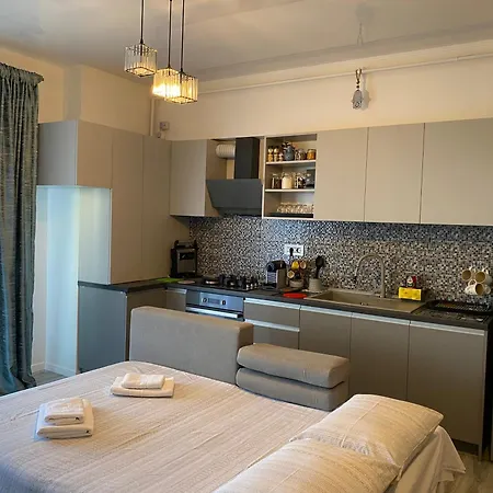 Elysse Sunrise * Mamaia