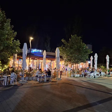 Elysse Sunrise Apartment Mamaia